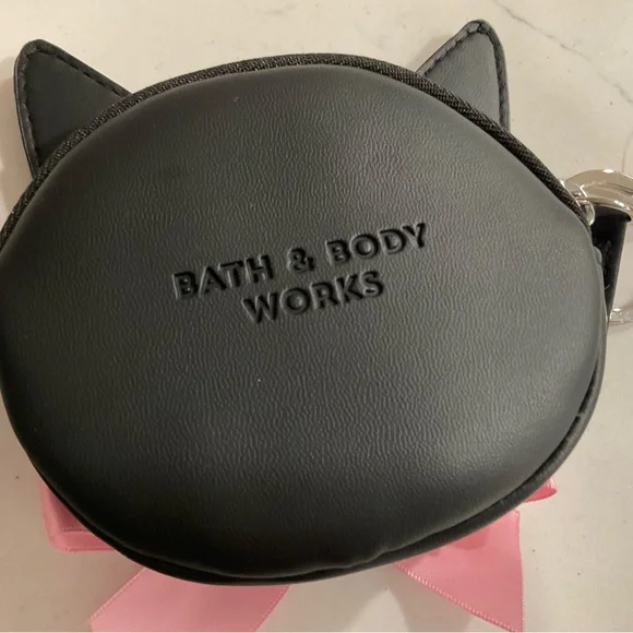 Bath & Body Works 2025 Halloween Black Cat Pink Bow Coin Purse Keychain New - Picture 4 of 4